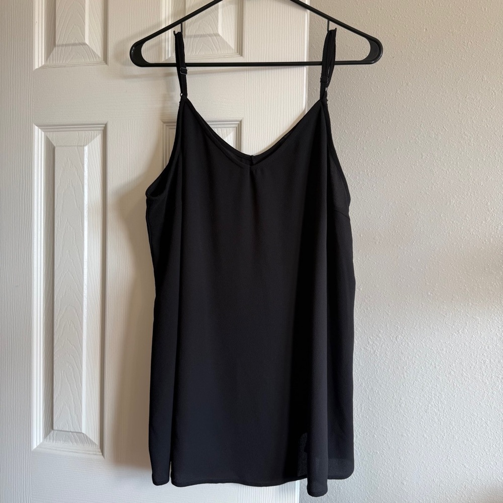 Torrid Size 3 (3x) Textured Flowy Chiffon V-neck Tank Top Blouse